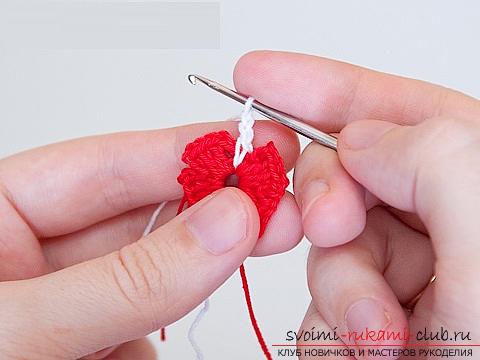 How to knit crochet flowers, tips and master classes with a photo .. Photo # 12