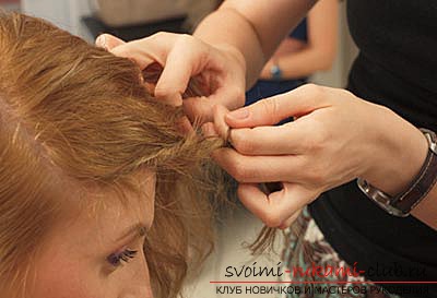 Hairstyles for the holiday with their own hands can be created by using training material and photo-instructions. Beautiful simple hairstyles we learn to do at home .. Picture №8