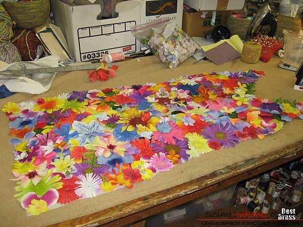 How to make a dress from flowers for events: Variants of flowers, tailoring, ideas. Photo # 2