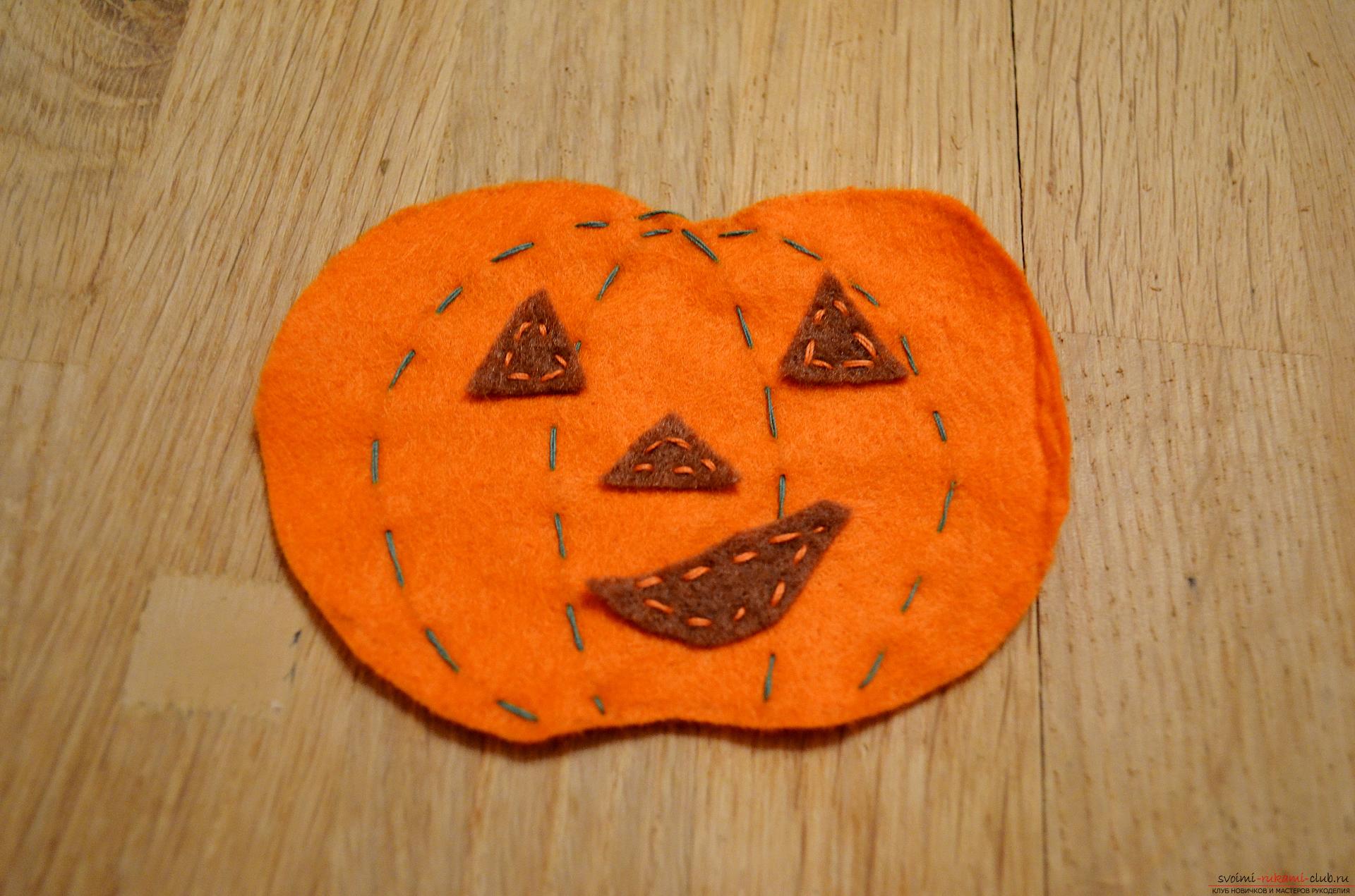 Photos for a lesson on making a pumpkin of felt on Halloween. Photo №8
