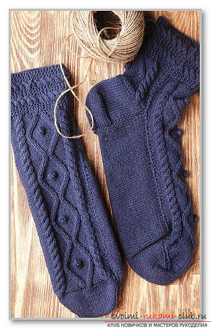 Knitted socks with knitting needles according to the scheme. Photo №1