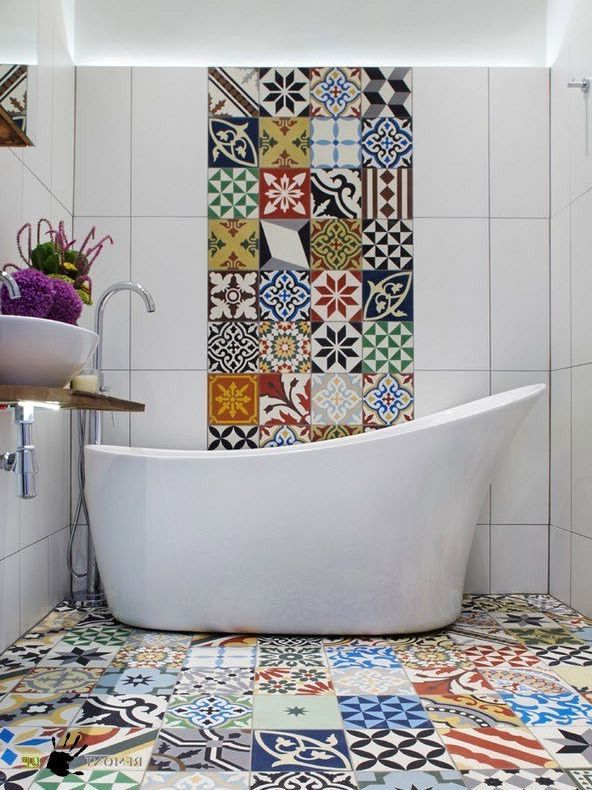 Tile in patchwork style for bathroom