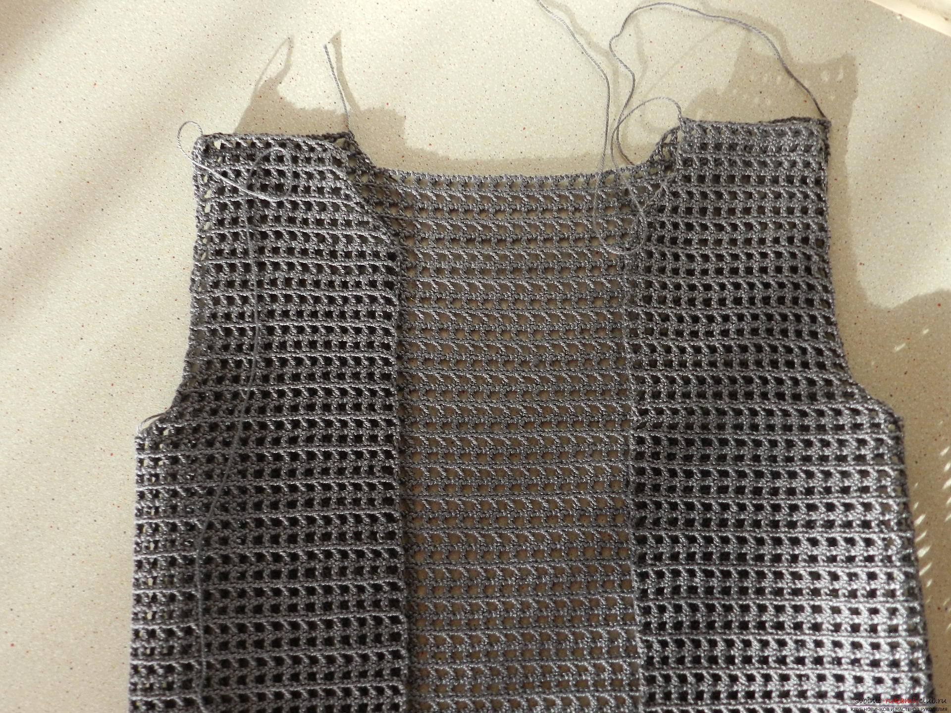 This master class will teach you how to crochet children's clothes - a shirt with a sirloin net. Photo №6