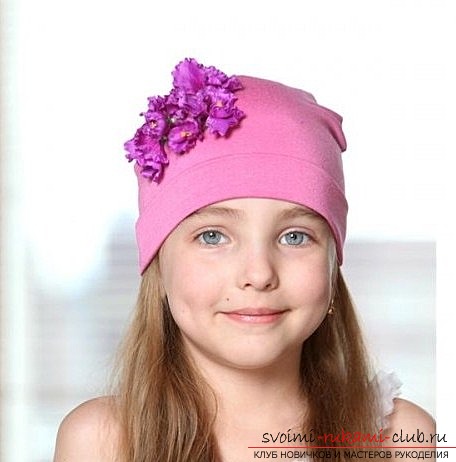 We sew our own hands a comfortable knitted hat for a pattern taking into account the features of the fabric. Photo №13