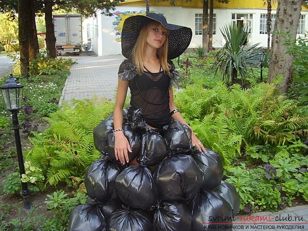 A dress from garbage bags. Photo №5