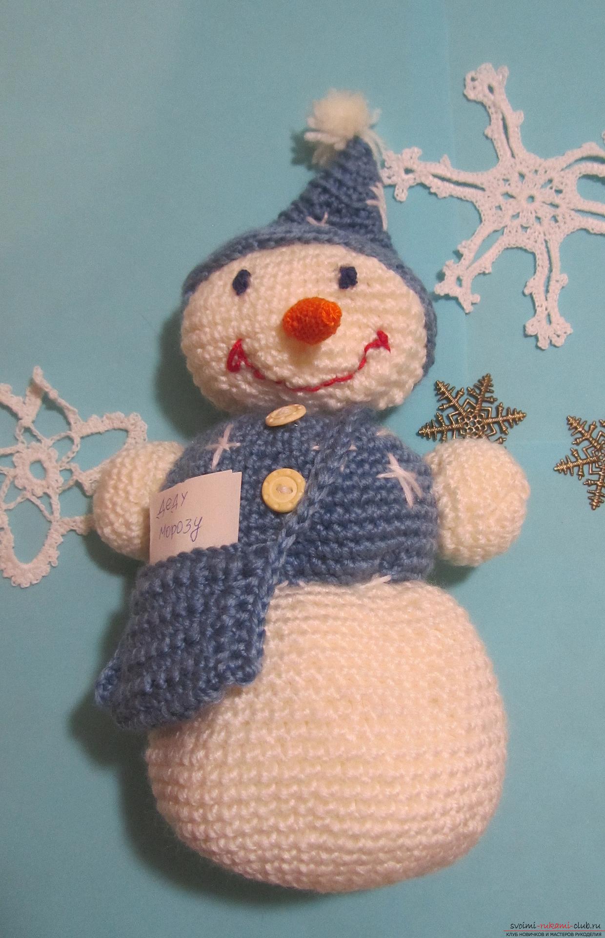 The master class will tell you how to create a New Year's craft - a crocheted snowman Stepu. Photo №63