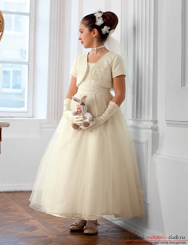 Ball gown, made by own hands. Photo of charming dresses .. Photo # 2