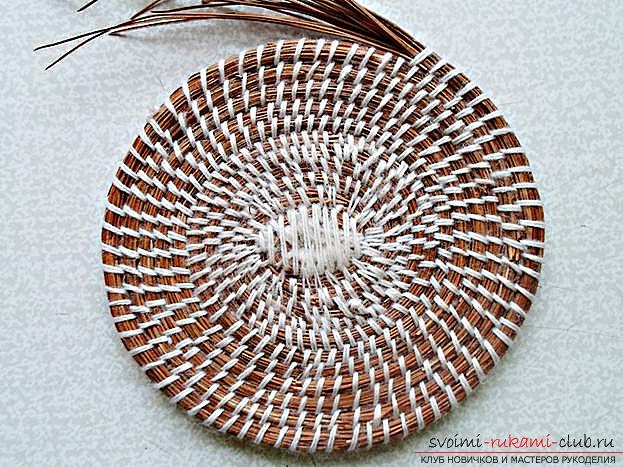 Weaving of the original basket of pine needles with explanations and phased photos .. Photo # 12