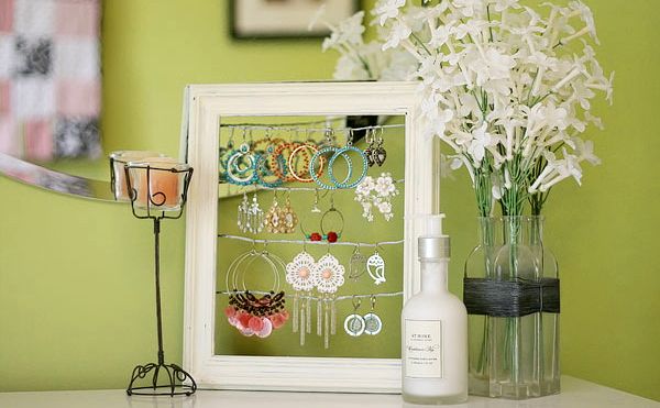 frame as an organizer for decorations