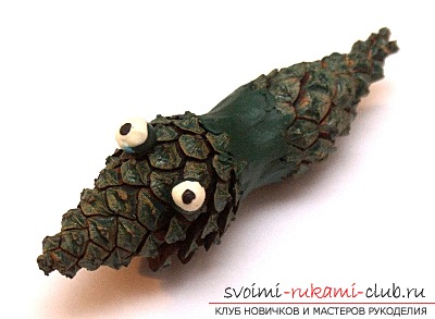 Original crafts made of cones. Photo №13