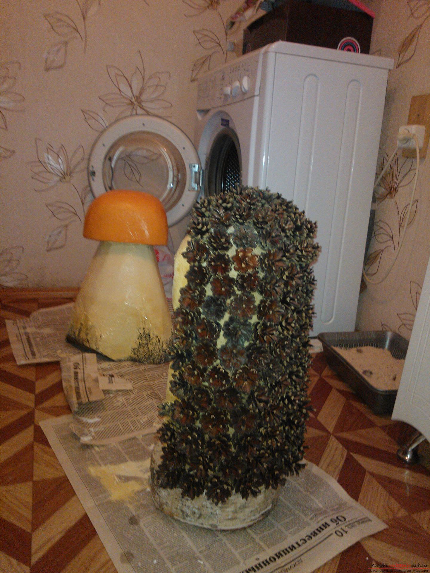 Hedgehog with their own hands: an article made of logs and cones. Photo №4