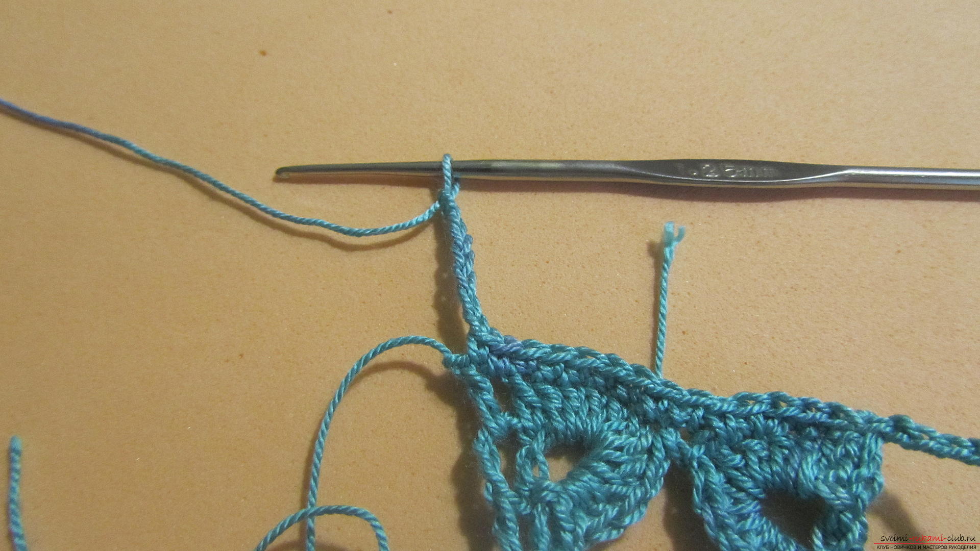 The master class will tell you in detail about crochet work on an openwork scarf. Photo number 35