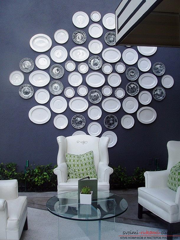 Tips for decorating the walls with the help of plates with your own hands, recommendations and photo illustrations to various methods of decor .. Photo # 12