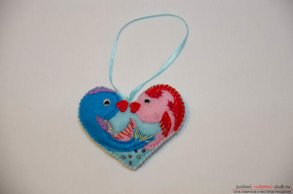 This master class will teach how to sew the original valentines on February 14 - fish from felt .. Photo # 1