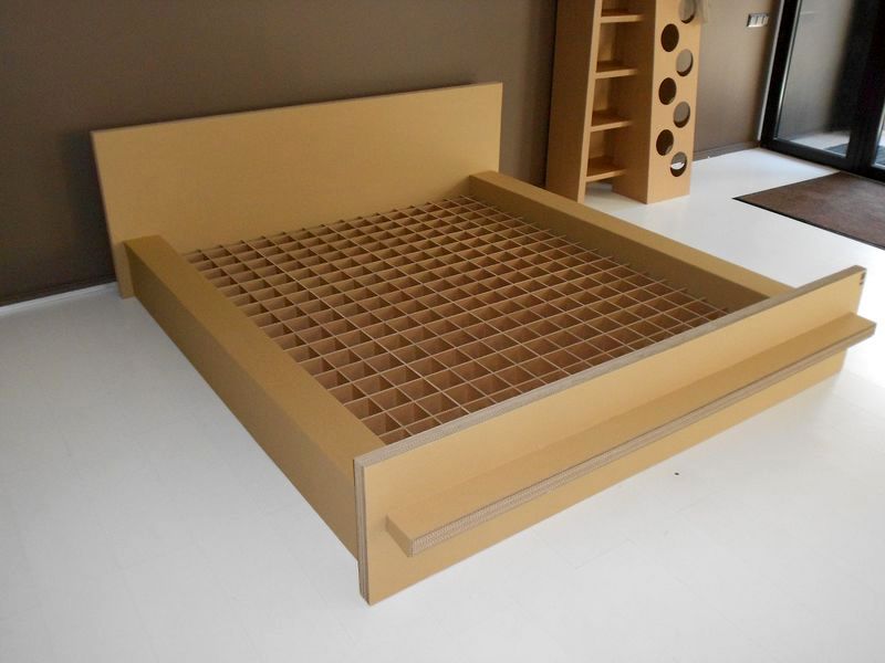 bed of cardboard with your own hands