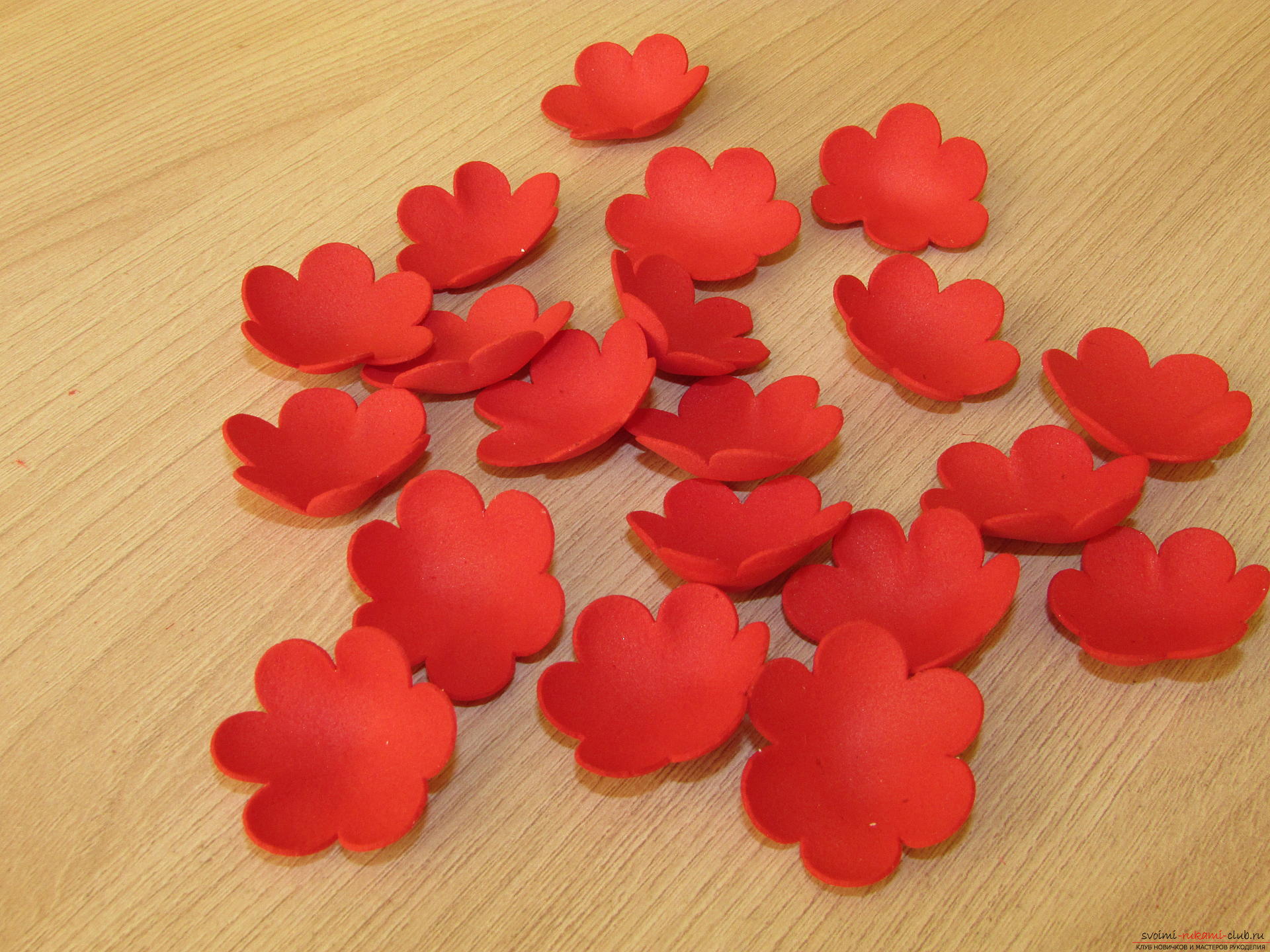 In this master class you will learn how to make an original valentine on February 14th. Photo №8