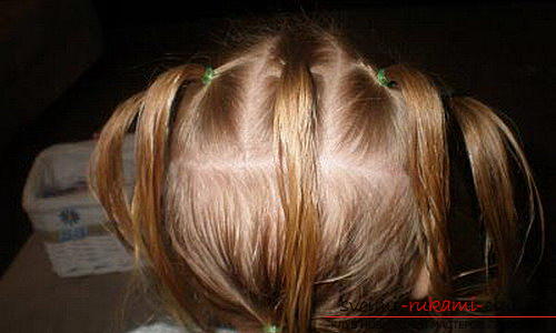 We learn to make beautiful hairstyles for medium hair for girls with our own hands. Photo №6