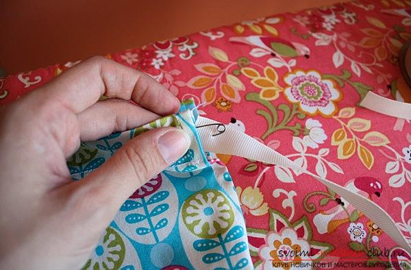 A simple variant of sewing a dress-pillow case for a girl. Photo Number 21