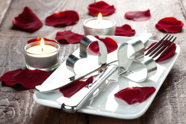 Velas para decoración de mesa para San Valentín