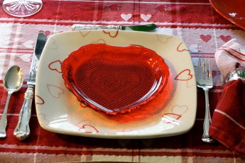 Romantična postavka stola za fotografiju na Valentinovo