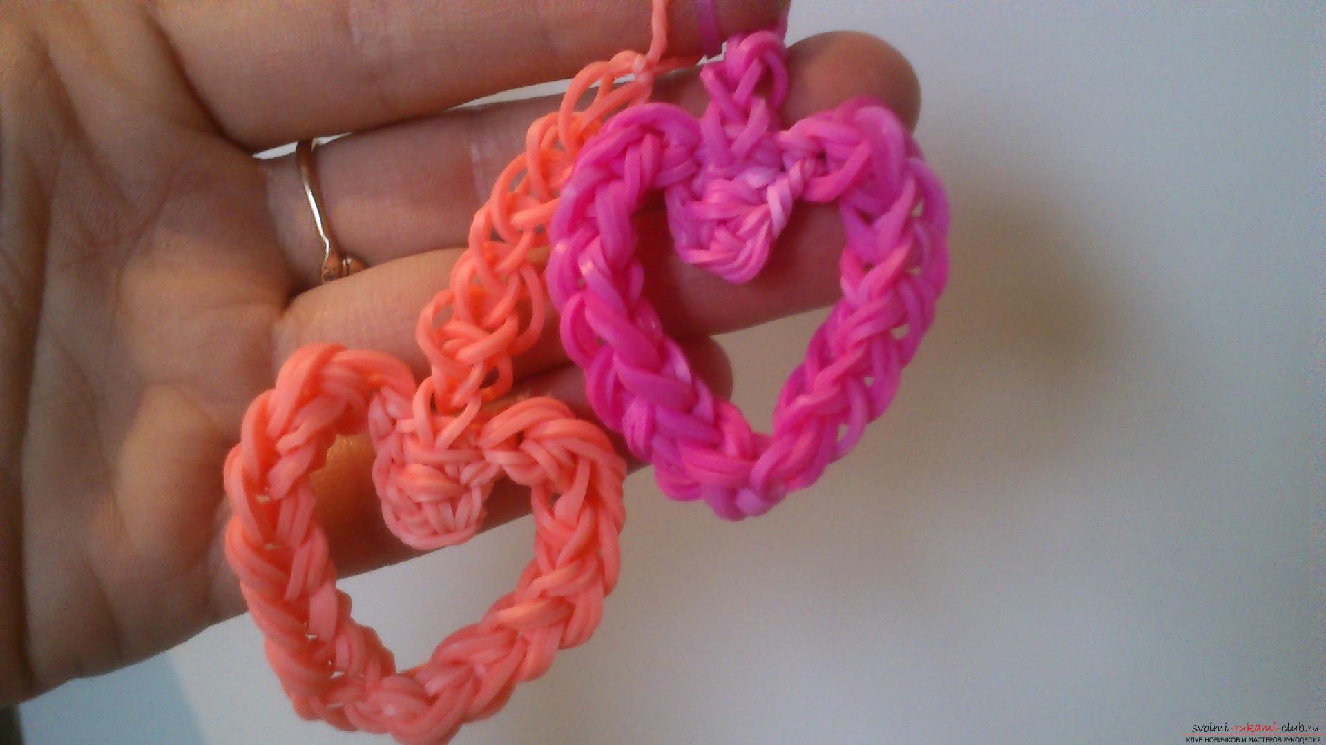 How to weave a bright bracelet from the rubber bands to Valentine's Day with your own hands. Photo # 2