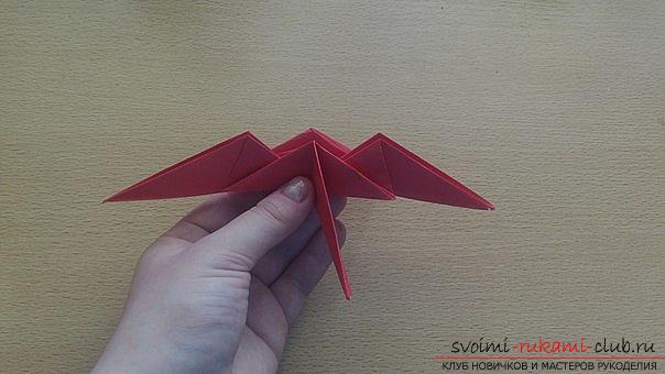 Denne detaljerede mesterklasse indeholder en origami-drage skema lavet af papir, som du selv kan lave. Foto # 31