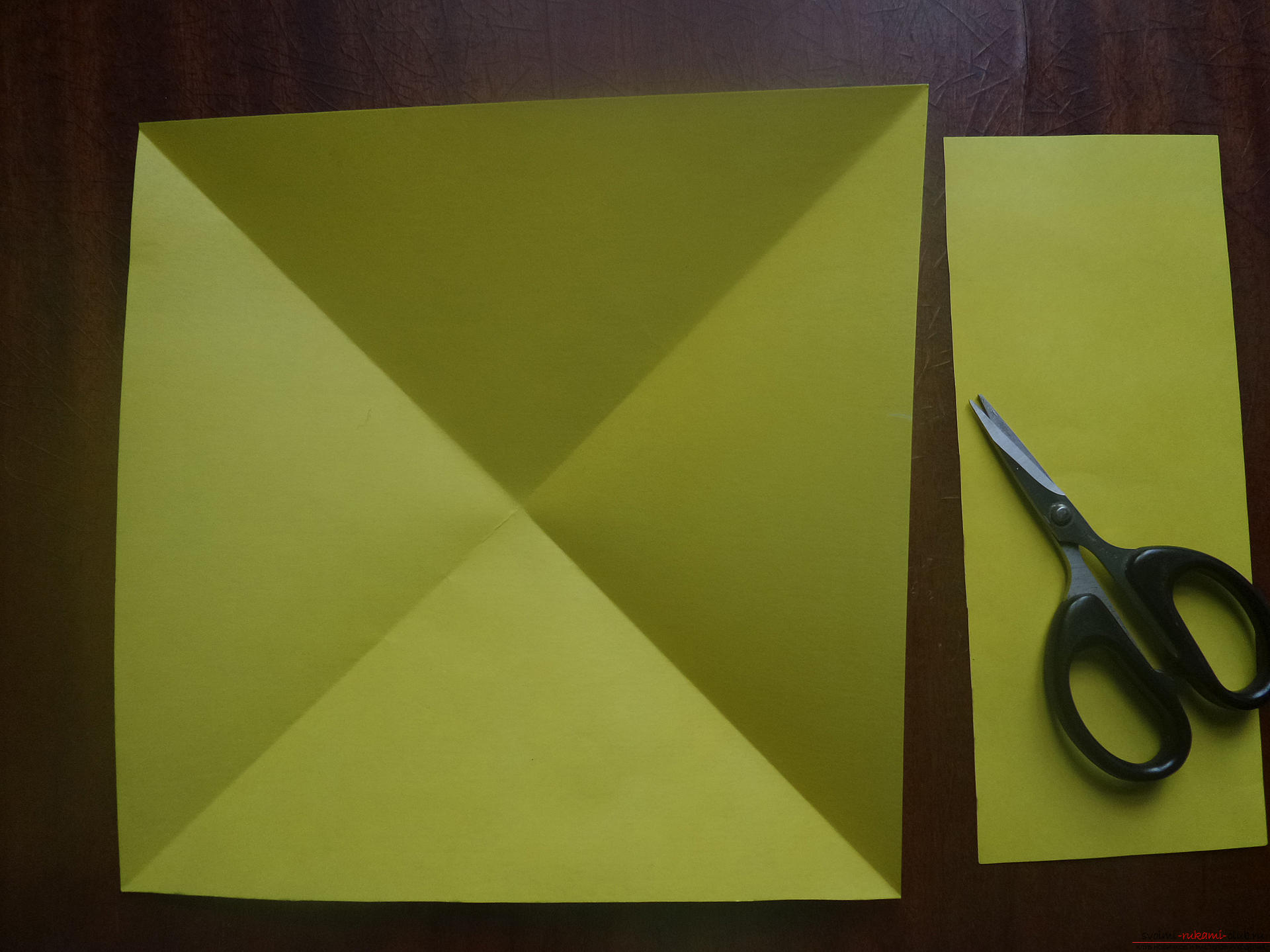 Ta klasa mistrzowska przeznaczona jest dla tych, którzy chcą nauczyć się wykonywać swoje własne ręce z łukiem origami. Zdjęcie №4