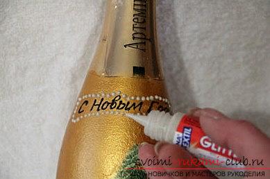 New Year's decoupage of champagne with their own hands - a master class for a bottle. Photo №8