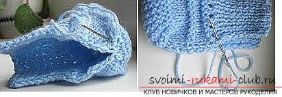 How to knit booties, knitting options on two and five spokes, with a seam on the sole and on the side, a seamless version, step-by-step photos and description. Photo Number 19
