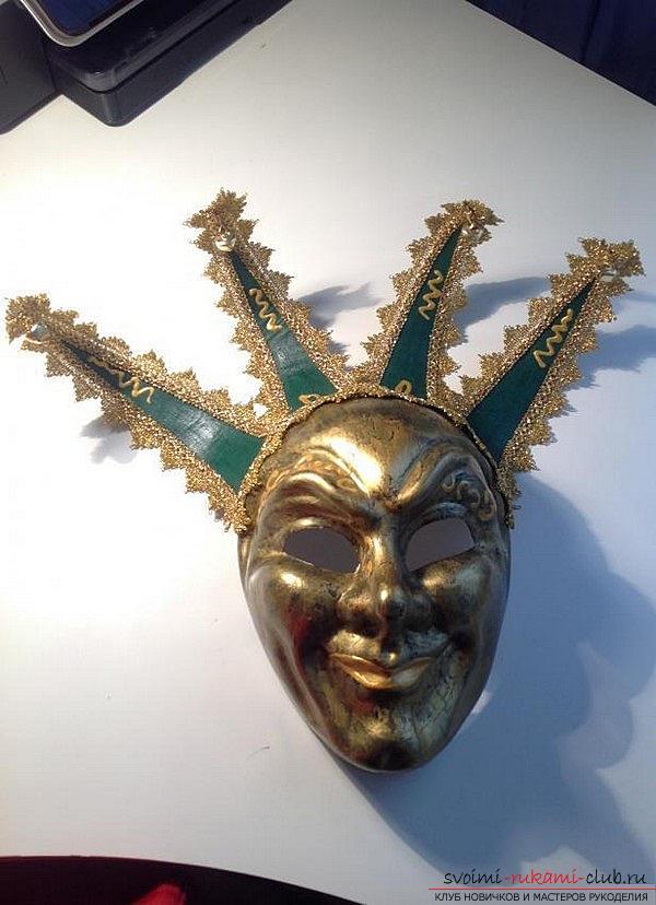 How to make a beautiful mask in the Venetian style for decorating the house, step by step photos and description. Photo №1