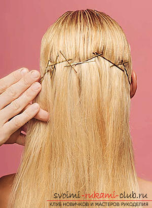 Cómo hacer un peinado nupcial interesante para cabello mediano con tus propias manos. Foto # 23