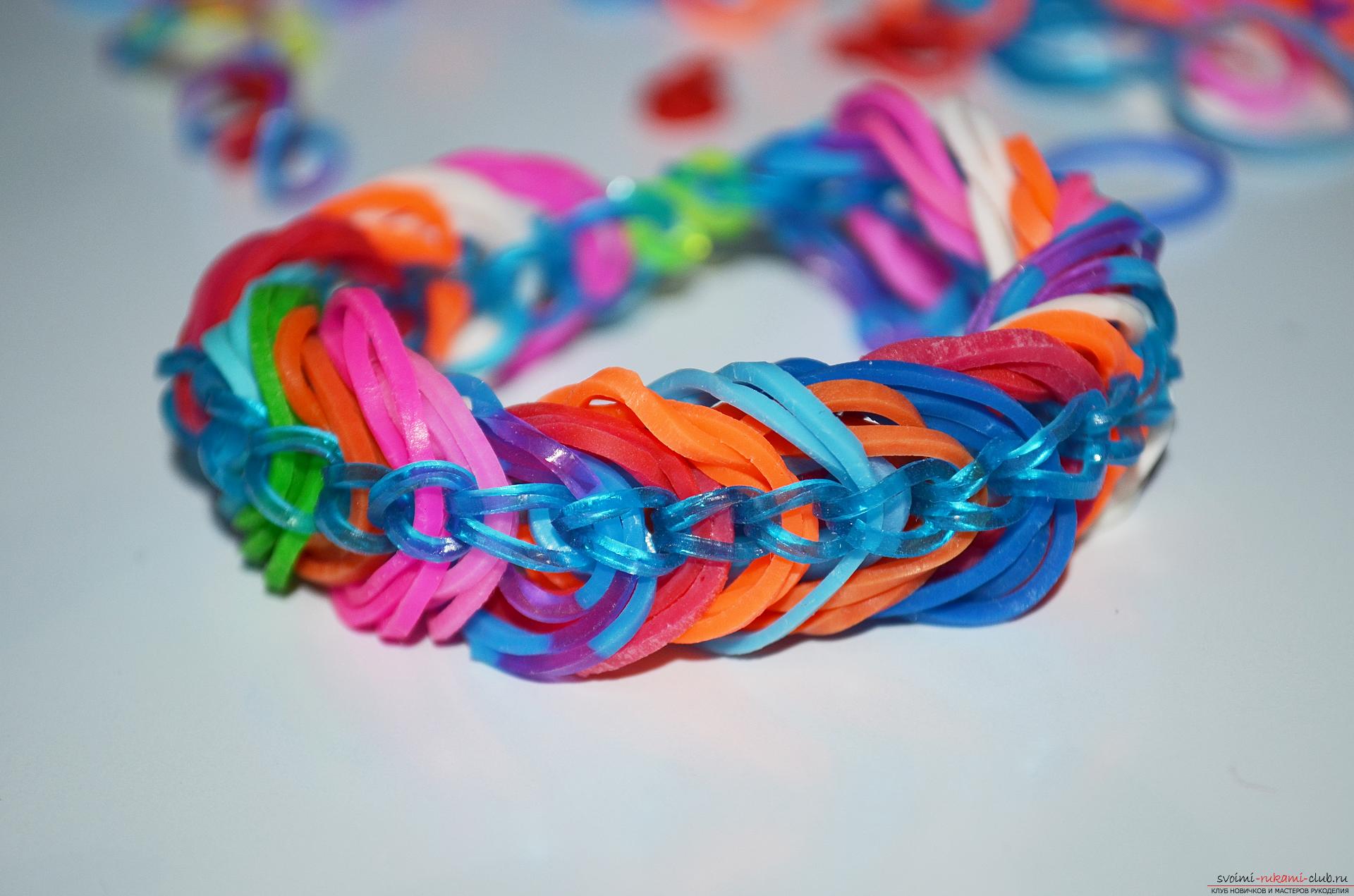 Photo for a lesson on braiding from a rubber band of a bracelet 