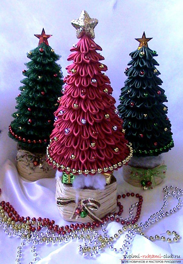 How to make a herringbone from ribbons in Kansas technique, master classes of creating Christmas trees from sharp and round petals, ways of creating ornaments for miniature Christmas trees. Photo Number 14