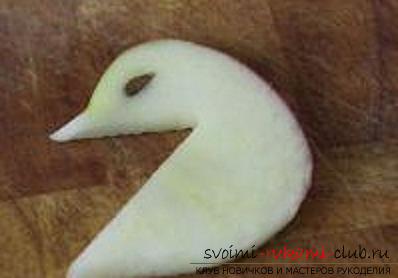 A swan made of an apple. Photo №8
