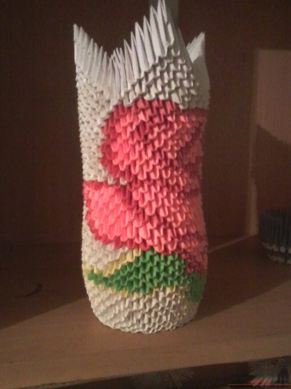Modular origami: a vase with a rose. Picture №3