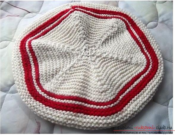 How to tie berets with knitting needles, detailed photos and job description, several models with a delicate and dense pattern, knitting on circular, stocking and regular knitting needles. Photo №1