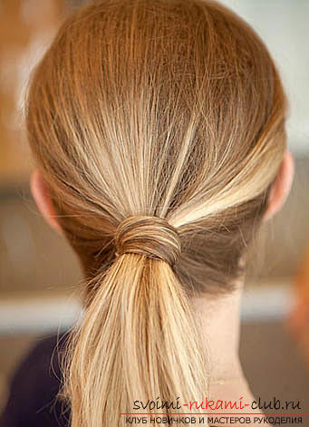 Make a beautiful everyday hairstyle with your own hands for medium-length hair. Photo №4