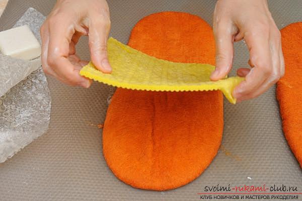 How to create your own comfortable slippers by felting. Photo №7