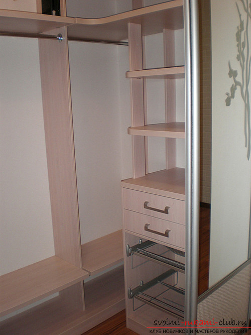 A cozy dressing room from the storeroom of the room with your own hands. Photo # 2