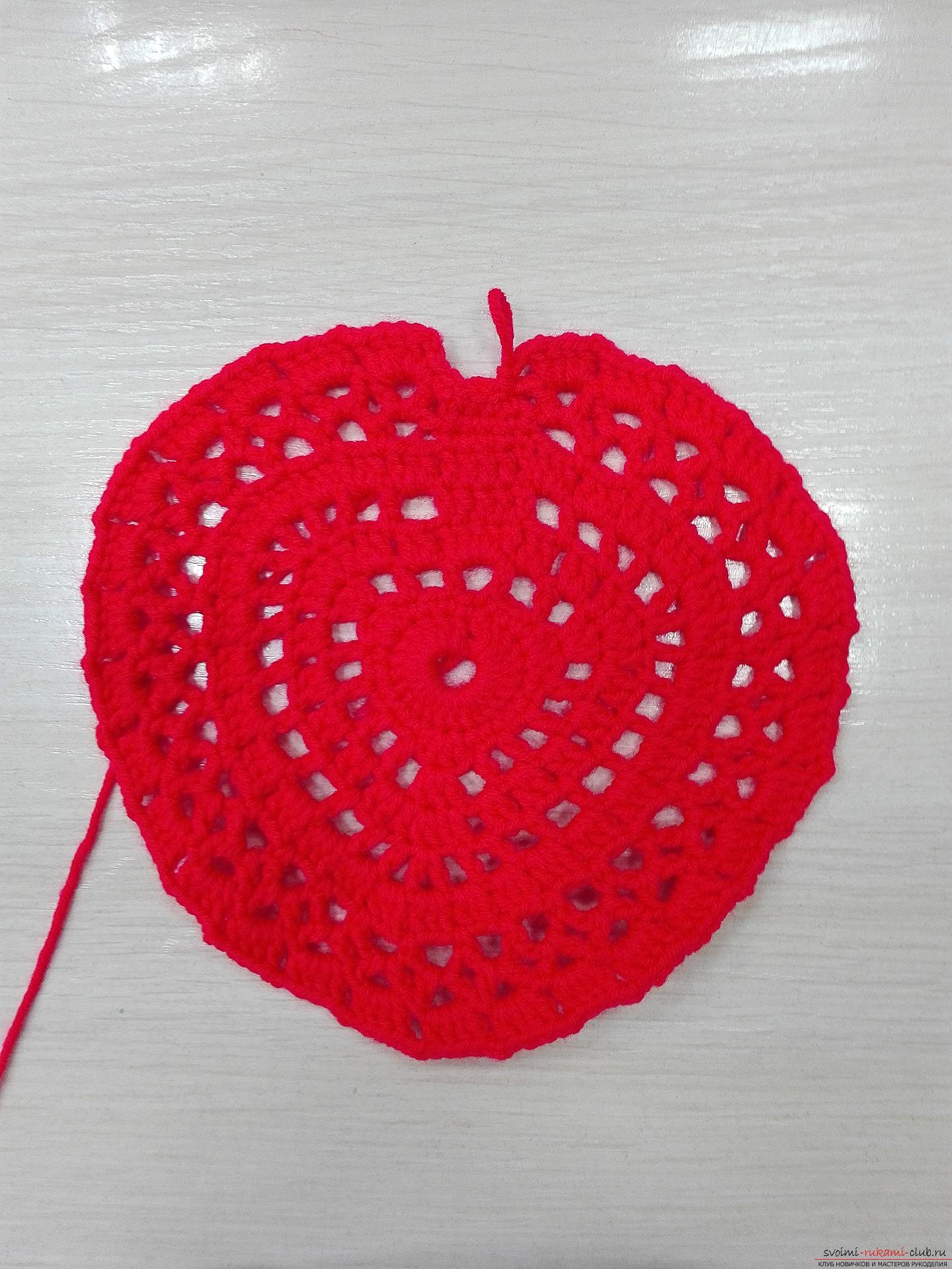 This master class will teach you how to crochet a napkin in the form of a heart for Valentine's Day. Photo Number 11