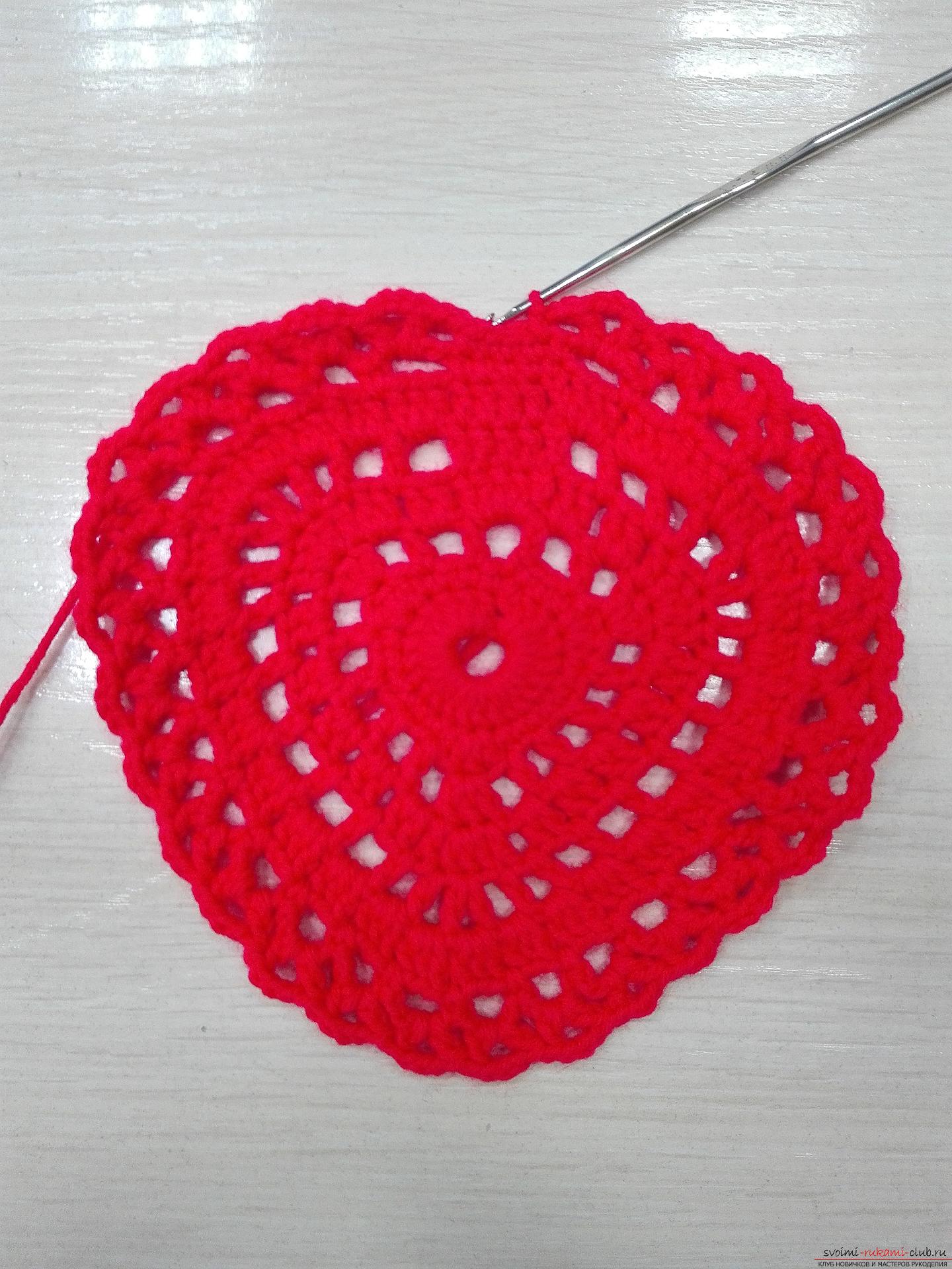 This master class will teach you how to crochet a napkin in the form of a heart for Valentine's Day. Picture №10