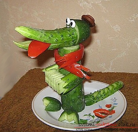 Autumn crafts from vegetables and fruits. Photo number 17