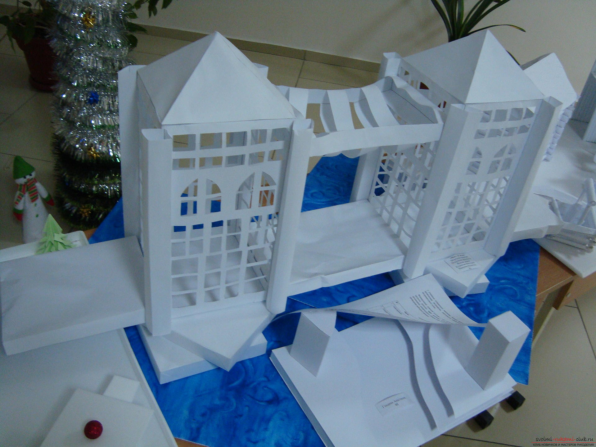This master class with a photo will teach you how to make a house of paper with your own hands .. Photo # 3
