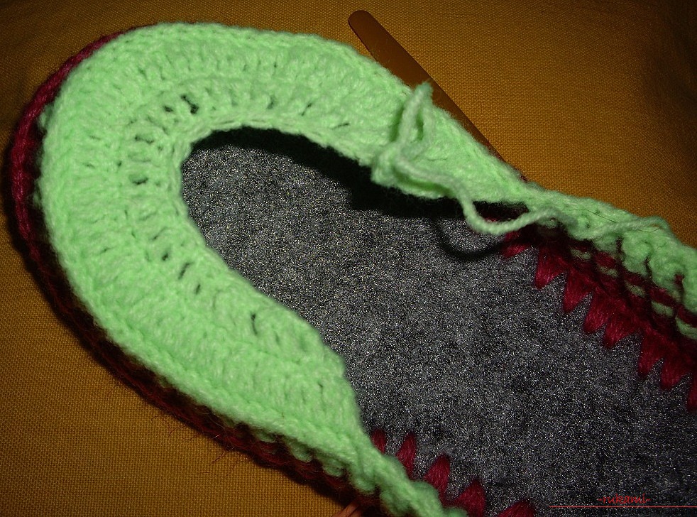 comfortable home slippers, crocheted. Photo №7