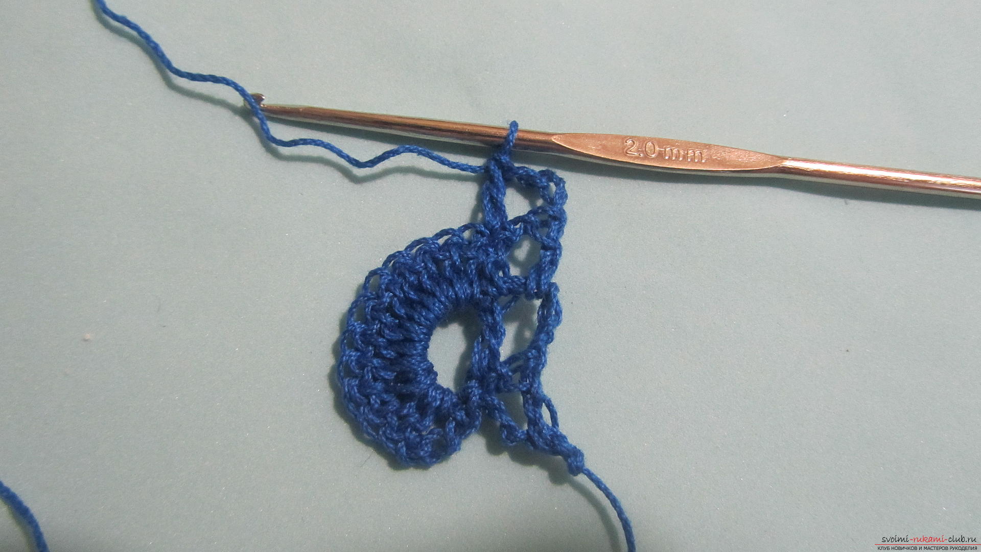 This detailed master class with a diagram and a description will teach you how to create a crocheted brooch. Photo Number 9
