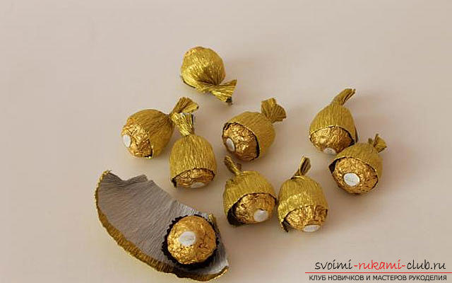 How to make a bouquet of chocolates with your own hands, several detailed master classes in the style of suite design, step-by-step photos and a detailed description of the work. Picture №34