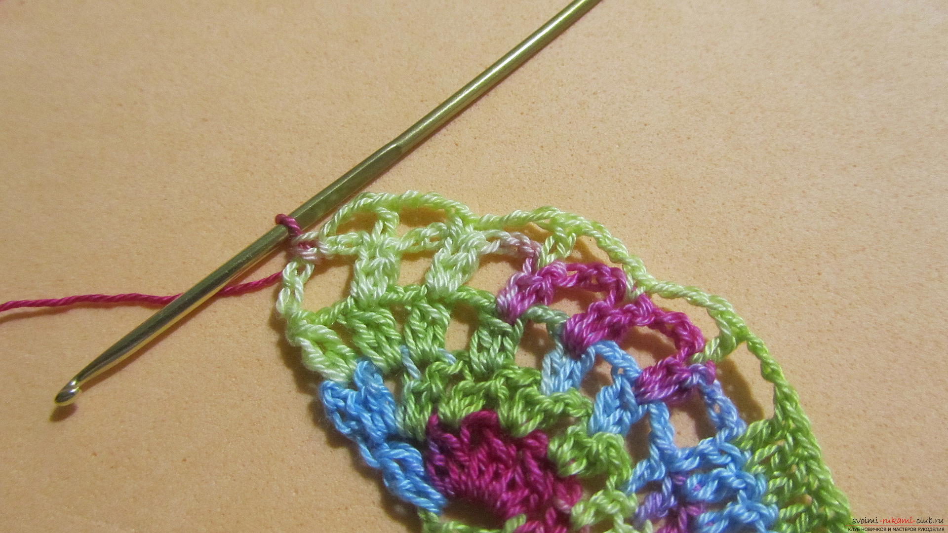 This master class with a pattern and description of crochet will teach you how to knit lace with hearts .. Photo # 36