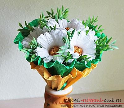 Как да направите букет от диви цветя в дизайна на суитите, стъпка по стъпка снимки на вземане на мак, лайка, слънчоглед, метличина и минзухар. Снимка номер 12