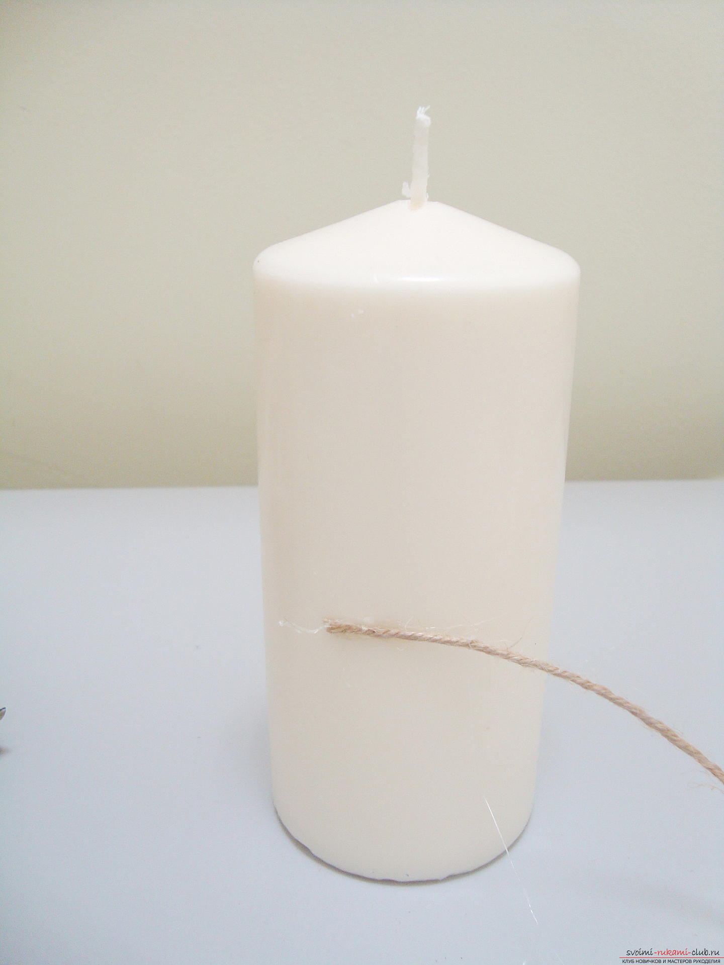 Photos to the step-by-step guide on making a decorative candle made from coffee beans. Picture №3