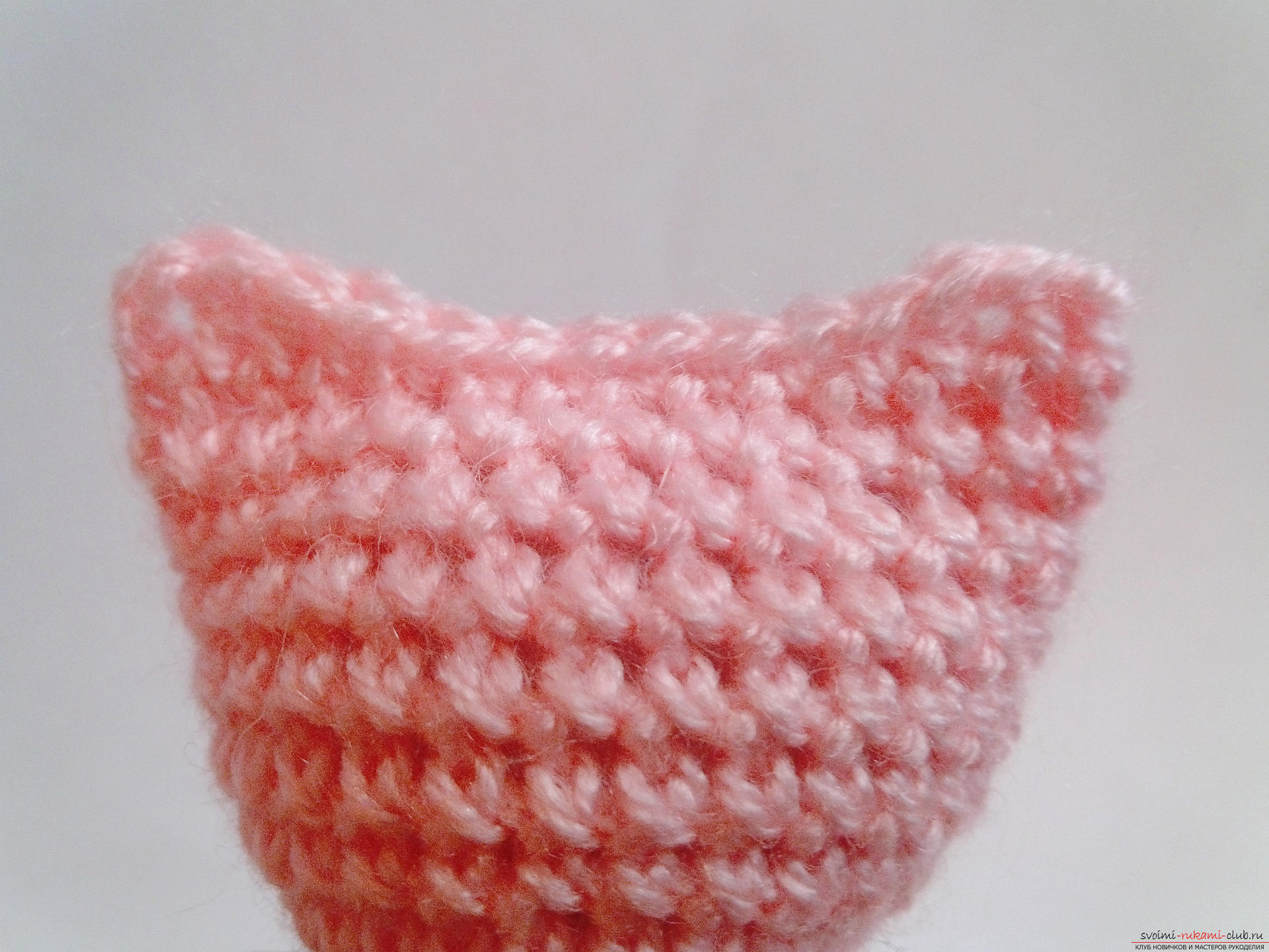 The master class will teach you how to make hand-made articles for your home decoration - crocheted kittens. Photo №5